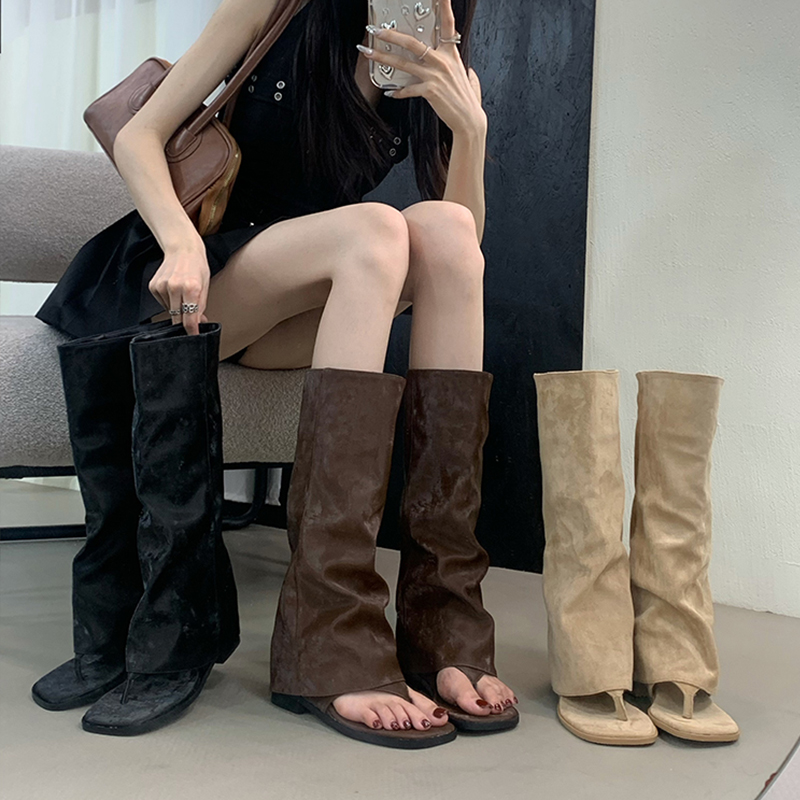 Street Fashion In Korea - Kadınlar İçin Oyuk Detaylı Kadife Manşetli